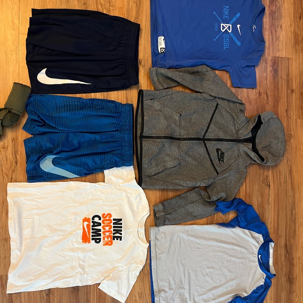 Nike Activewear Bundle in Blue, Gray, White